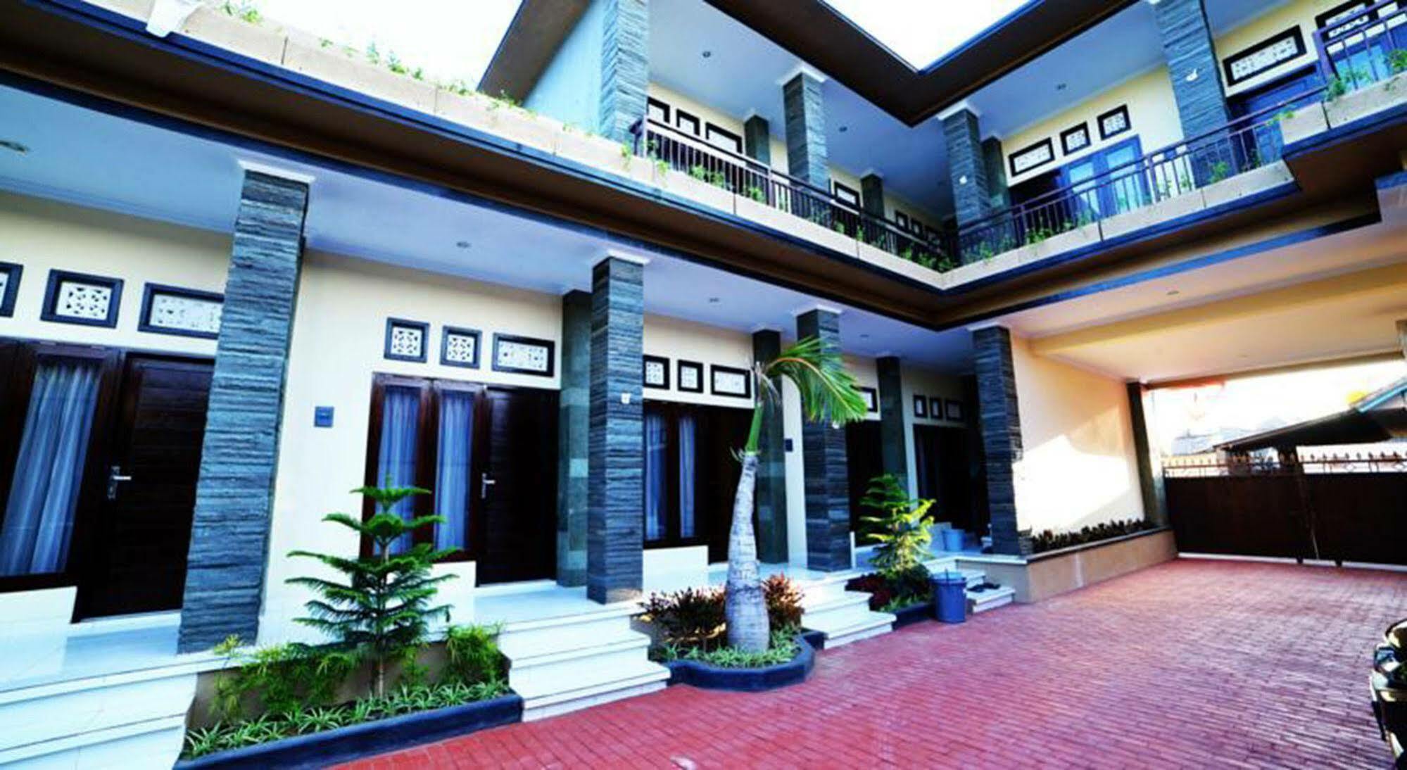 Ratu Guest House Kuta Selatan Екстериор снимка