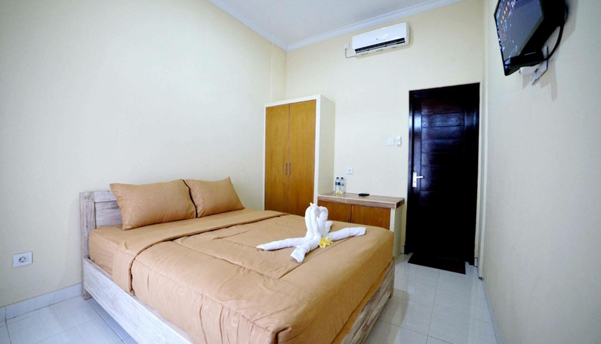 Ratu Guest House Kuta Selatan Екстериор снимка